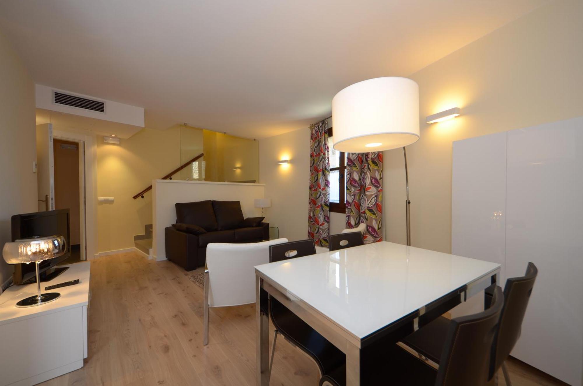 Apartamentos El Palacete De Aínsa المظهر الخارجي الصورة