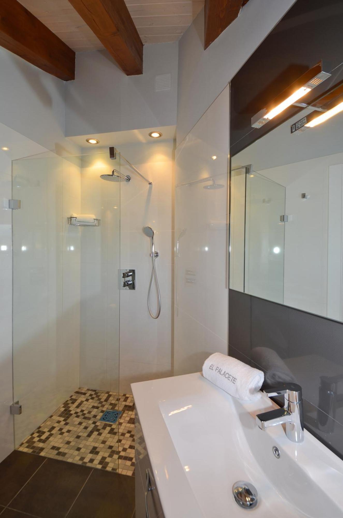 Apartamentos El Palacete De Aínsa المظهر الخارجي الصورة