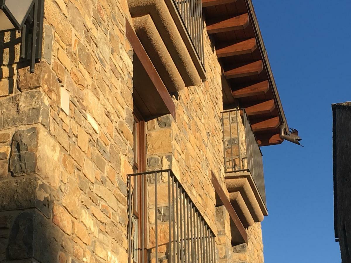 Apartamentos El Palacete De Aínsa المظهر الخارجي الصورة